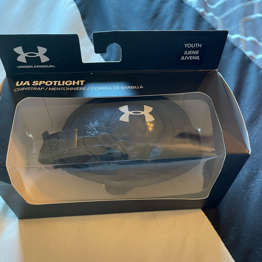 Under Armour Youth Chinstrap - Black